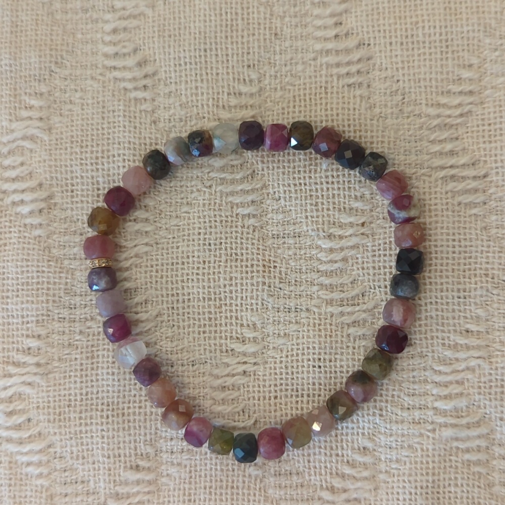 Rough Sapphire and Diamond stretch bead bracelet